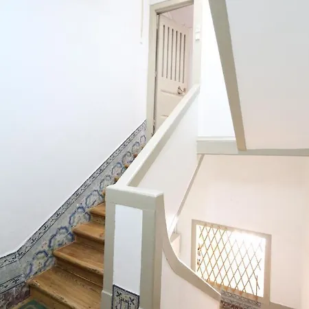 Apartament The Downtown Terrace - Fabulous Views, Romantic Penthouse, 6th-floor No Lift Lizbona
