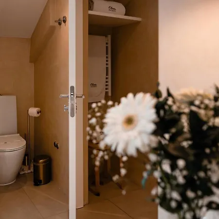 Apartament The Downtown Terrace - Fabulous Views, Romantic Penthouse, 6th-floor No Lift Lizbona