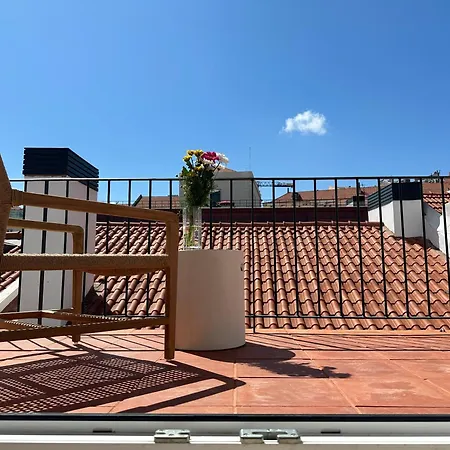 Apartament The Downtown Terrace - Fabulous Views, Romantic Penthouse, 6th-floor No Lift