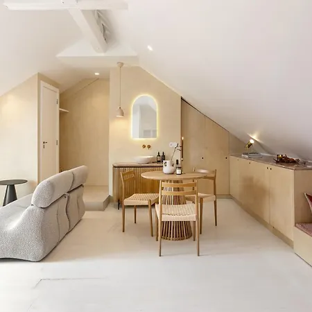 Fantastic Terrace In A Romantic Penthouse At Downtown Apartment